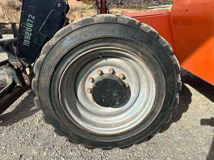 2019-jlg-8042-image-61