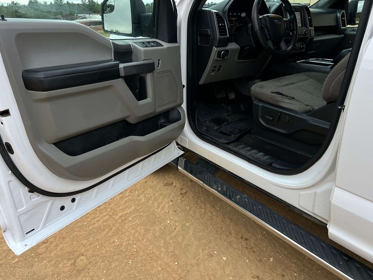 ford-f150-xlt-image-9