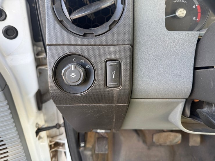 2015-ford-f550-image-50