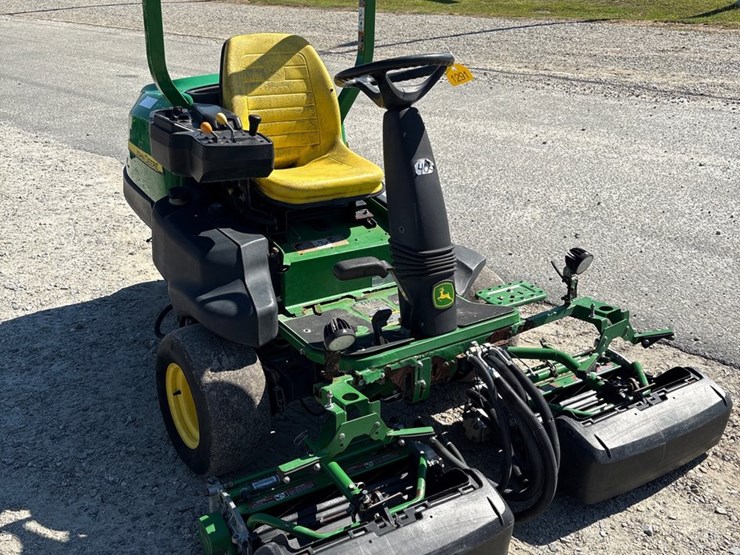 2021-john-deere-2400-image-7
