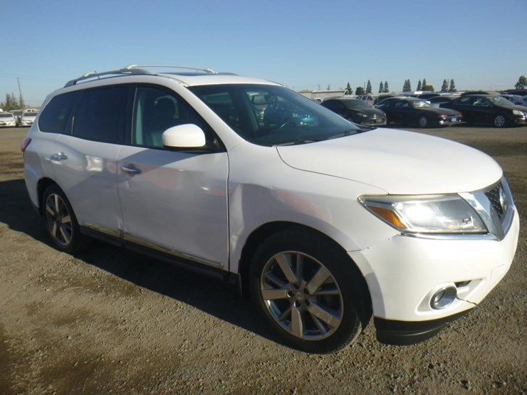 2013-nissan-pathfinder-image-2