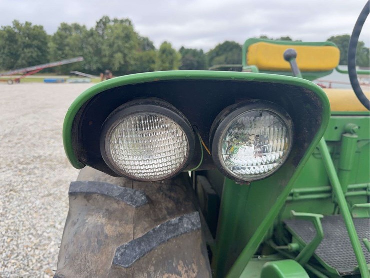 1957-john-deere-520-image-34