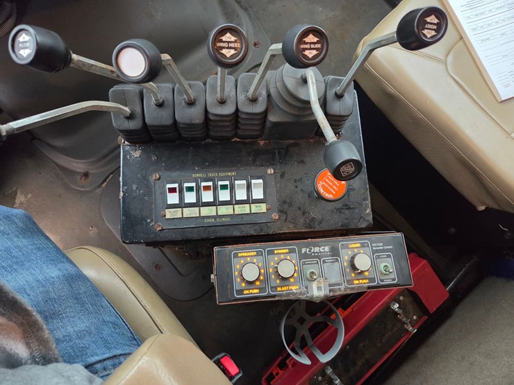 2003-caterpillar-c7-image-41