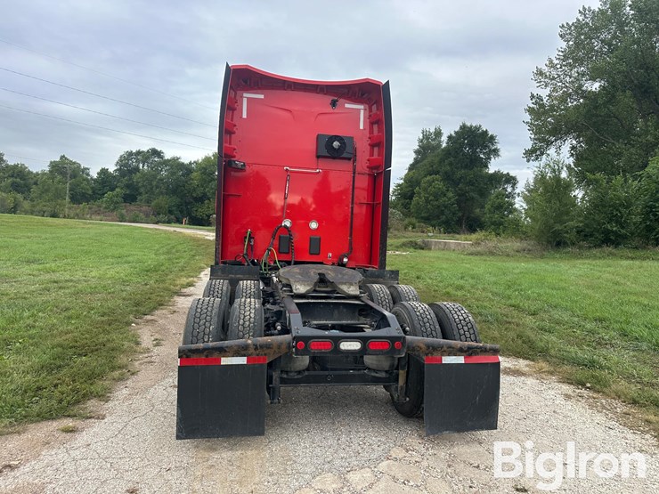 2021-peterbilt-579-image-6
