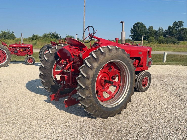 farmall-300-image-3