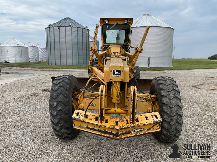 1979-deere-672a-image-2