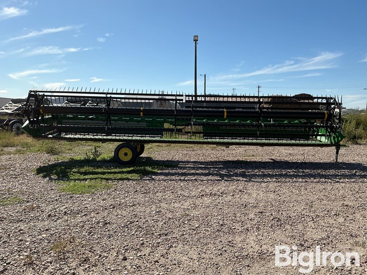 2021-john-deere-530d-image-2