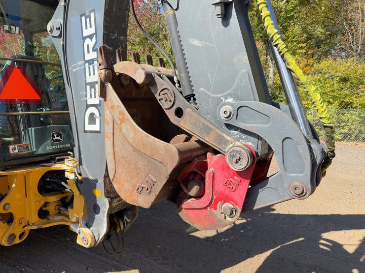 2011-deere-410j-image-19