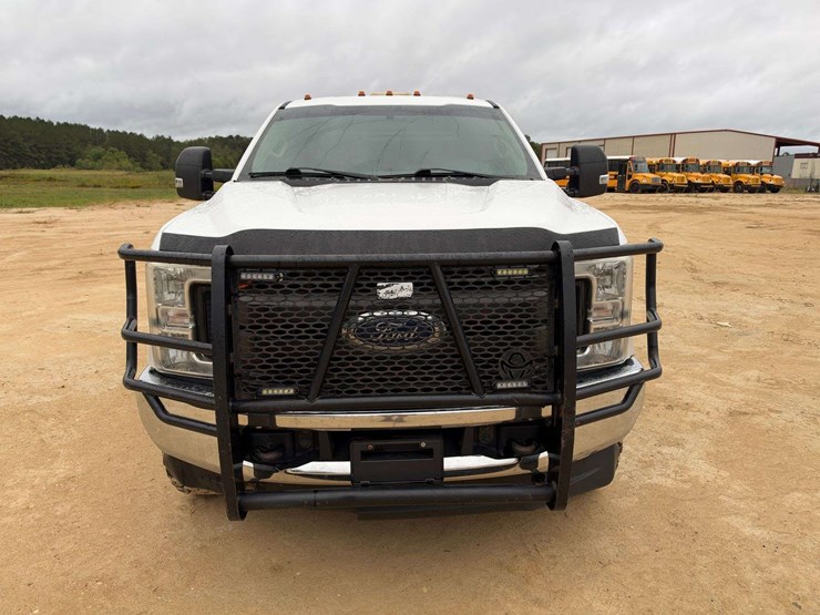ford-f250-xl-image-5