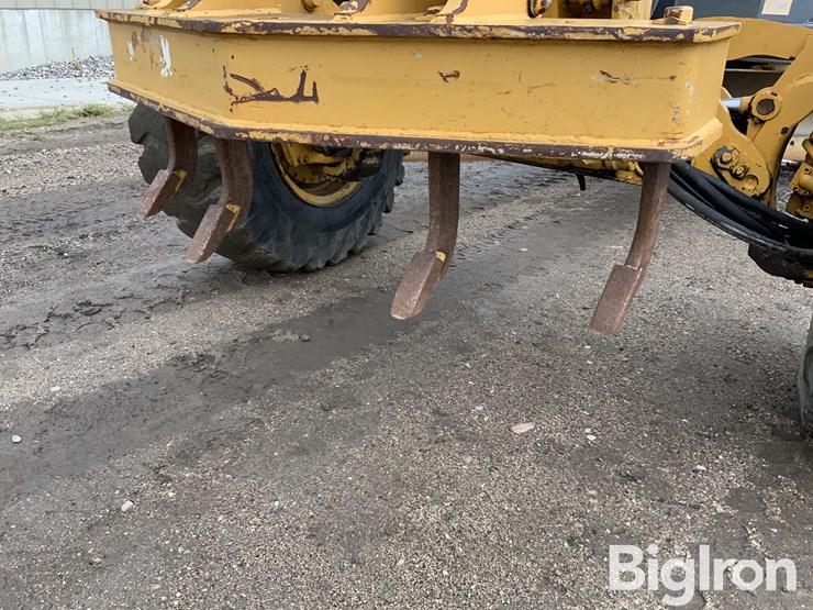 2007-deere-672d-image-12