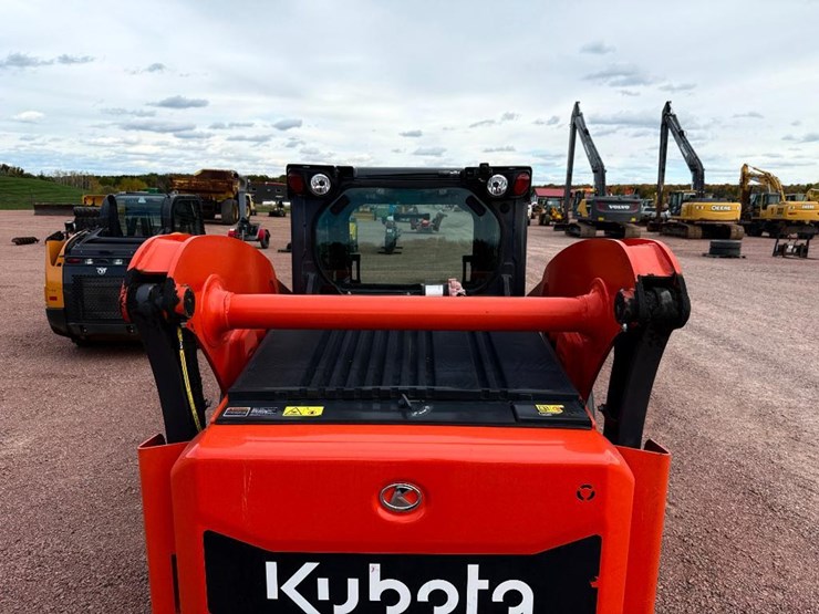 kubota-ssv75-image-21
