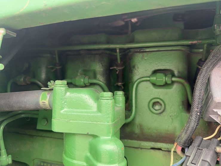 john-deere-3020-image-36
