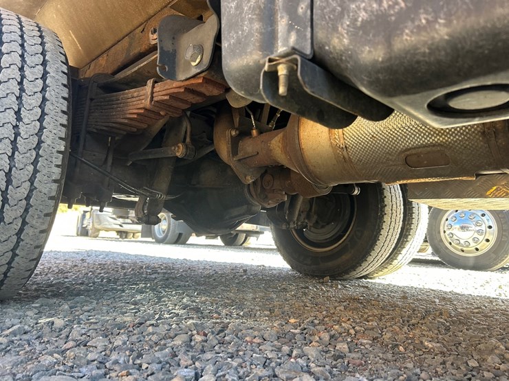 2011-ford-f350-image-47