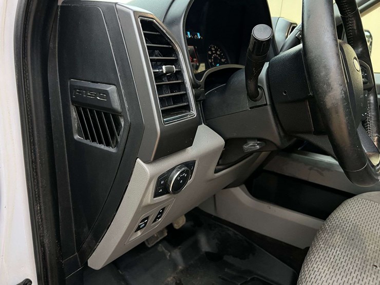 ford-f150-xlt-image-13