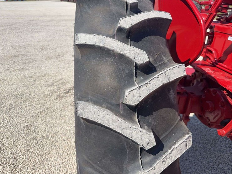 farmall-350-image-18
