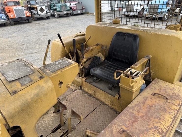 1967-caterpillar-d8h-image-23