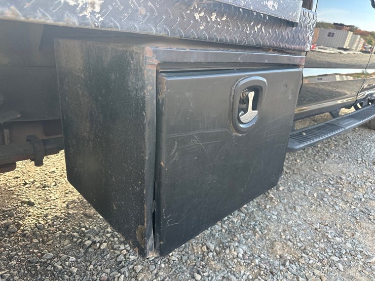 2017-ford-f350-xl-image-18
