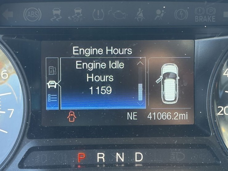 2018-ford-explorer-image-26