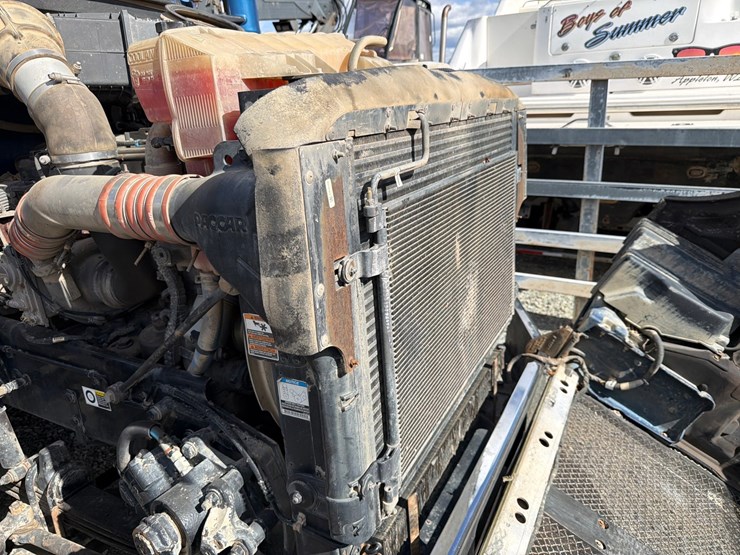 2016-kenworth-t880-image-101