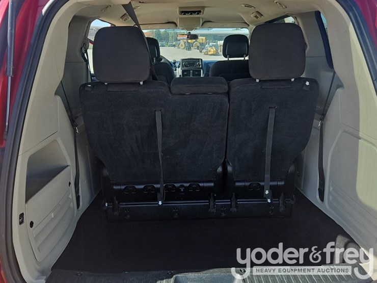 2012-dodge-grand-caravan-image-37