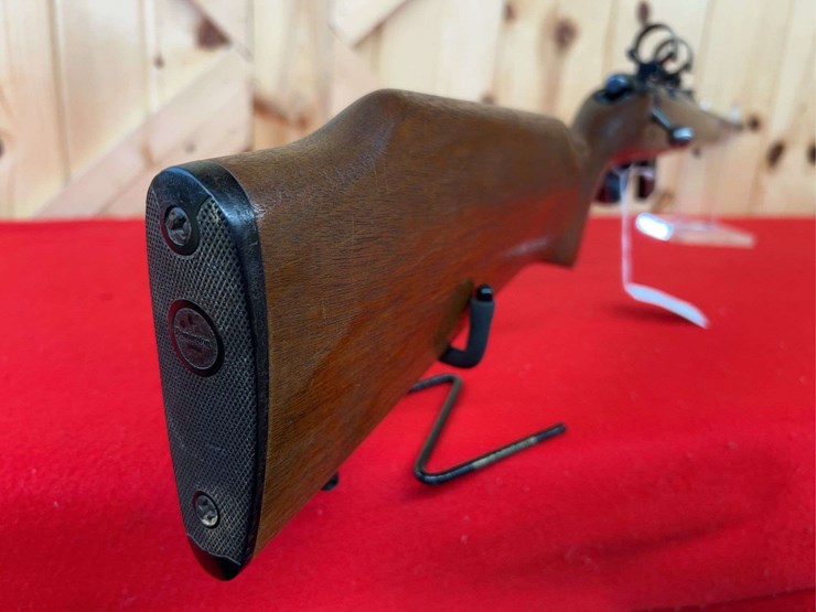 remingtonn-model-581-.22-lr-bolt-action-rifle-image-2