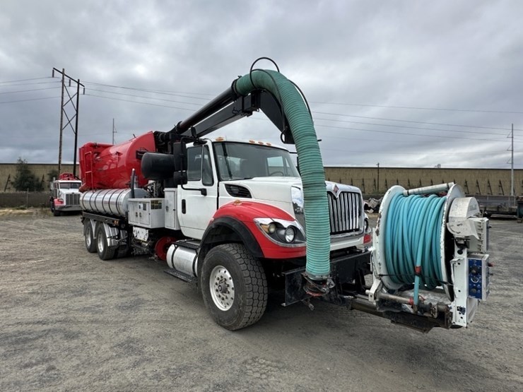 2012-vactor-2100-image-7