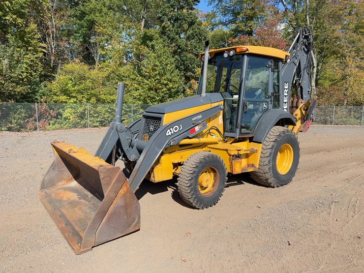 2011-deere-410j-image-1