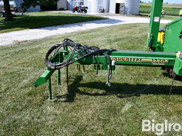 2000-john-deere-1770-image-13