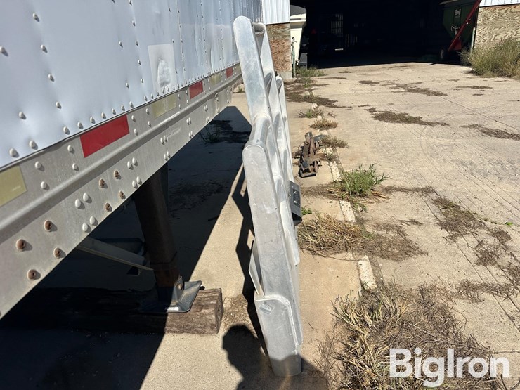 peterbilt-389-image-4