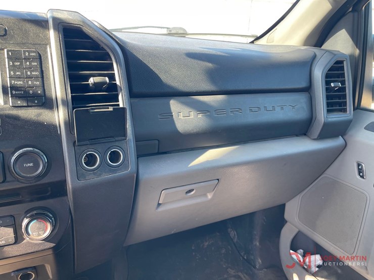 2017-ford-f350-xl-image-26