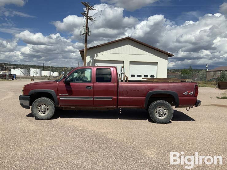 2004-chevrolet-silverado-2500-image-8
