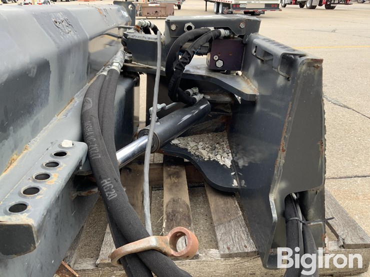 2019-bobcat-80-image-13