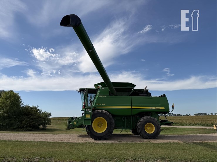 2011-john-deere-9770-sts-image-114