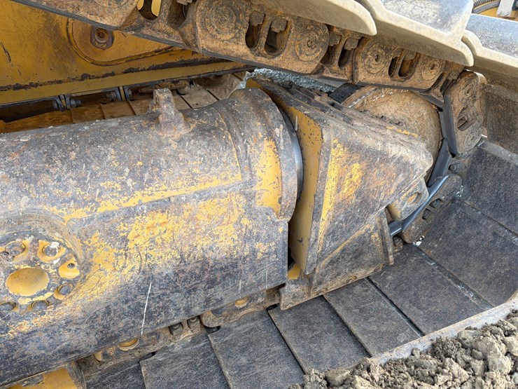 caterpillar-d6t-lgp-image-37