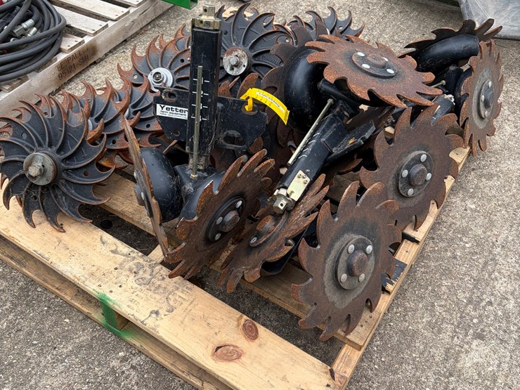 pallet-of-planter-support-image-1