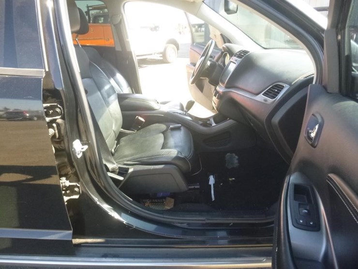 2015-dodge-journey-image-9