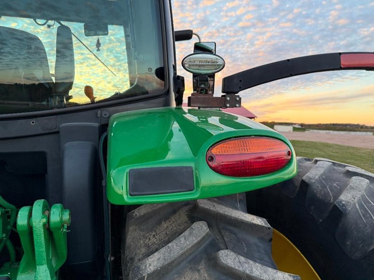 john-deere-6215r-image-31