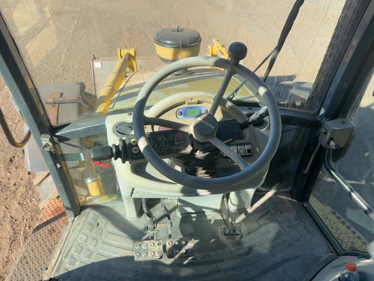 2005-komatsu-wb150aws-2-image-27