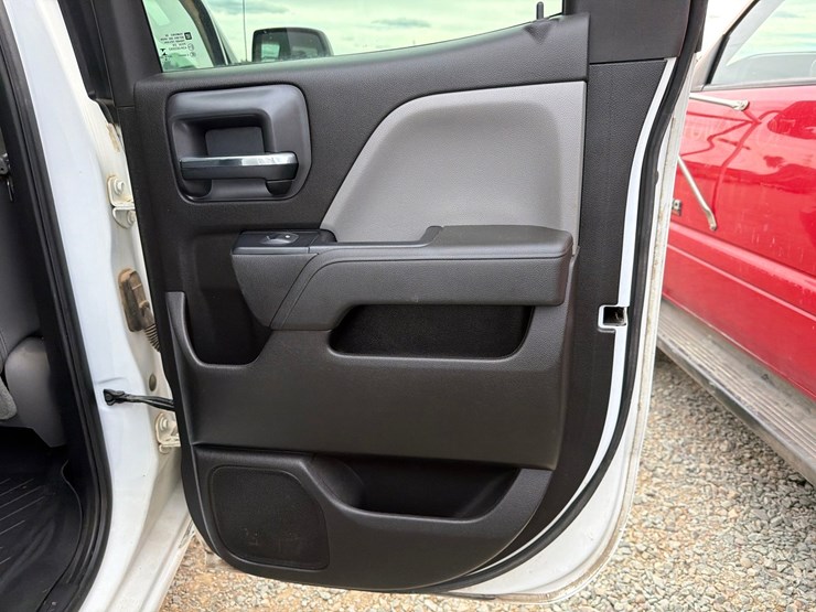 2019-chevrolet-silverado-1500-image-70