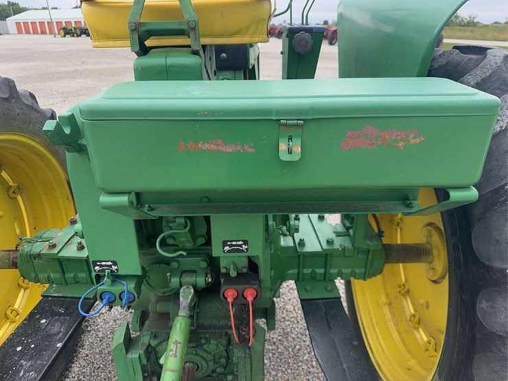 john-deere-3020-image-42