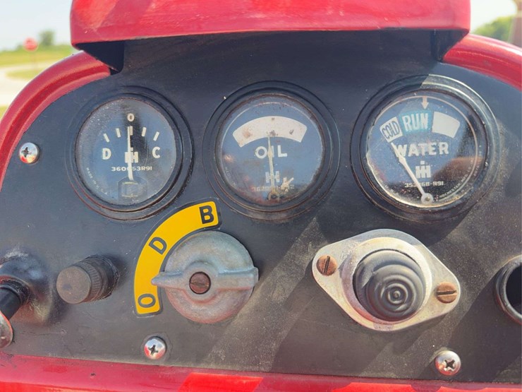 farmall-350-image-42