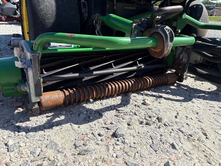 2021-john-deere-2400-image-9