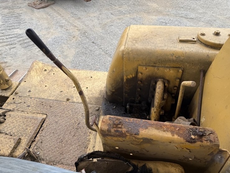 1967-caterpillar-d8h-image-26