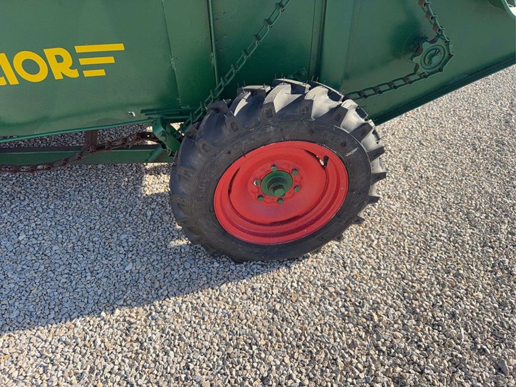 oliver-superior-manure-spreader-image-12