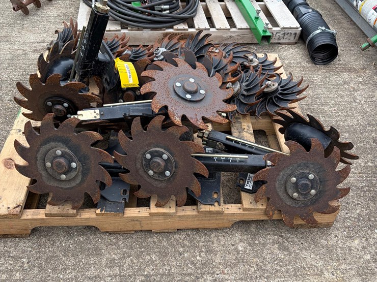 pallet-of-planter-support-image-2
