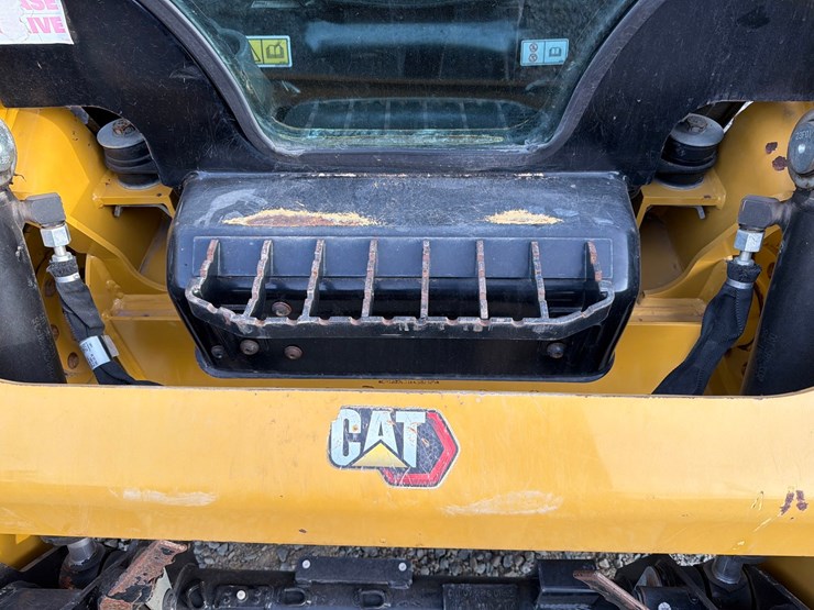 2023-caterpillar-226d3-image-14