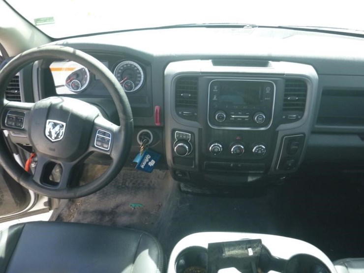 2016-dodge-1500-image-10