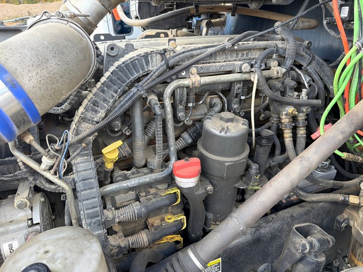 2016-kenworth-t880-image-91