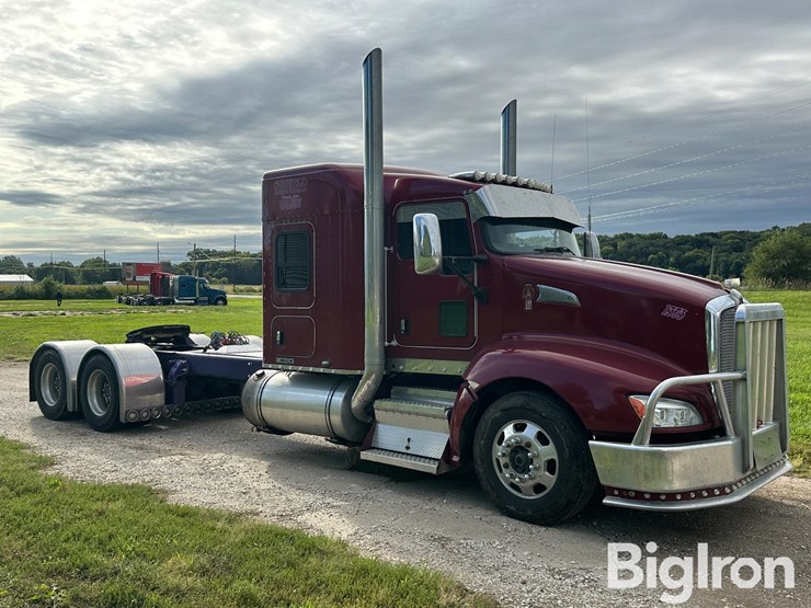 2013-kenworth-t660-image-3