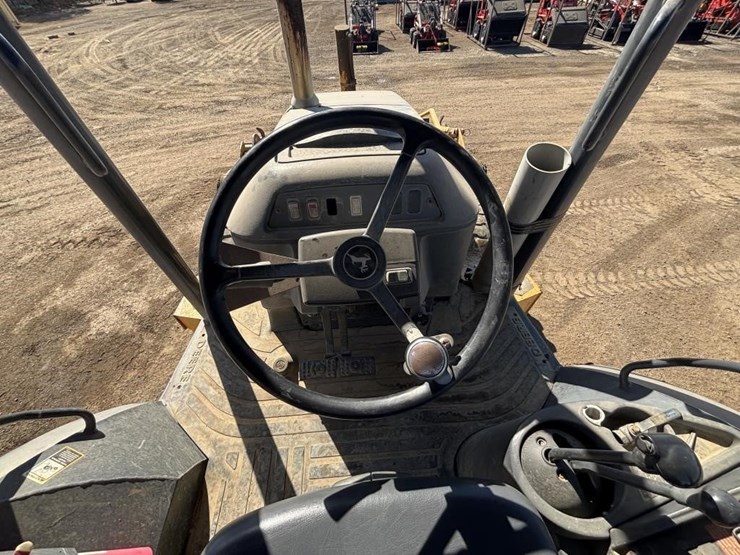 2005-deere-410g-image-27
